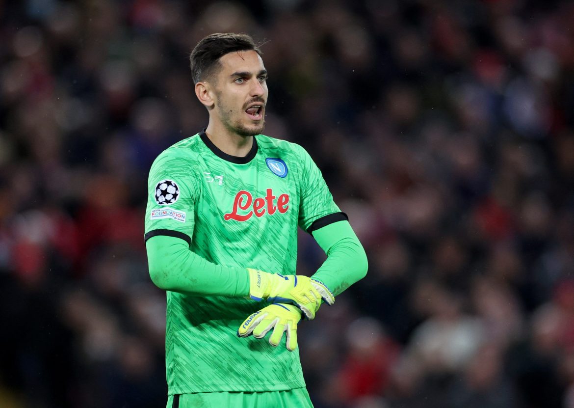Tottenham main contenders to sign Meret