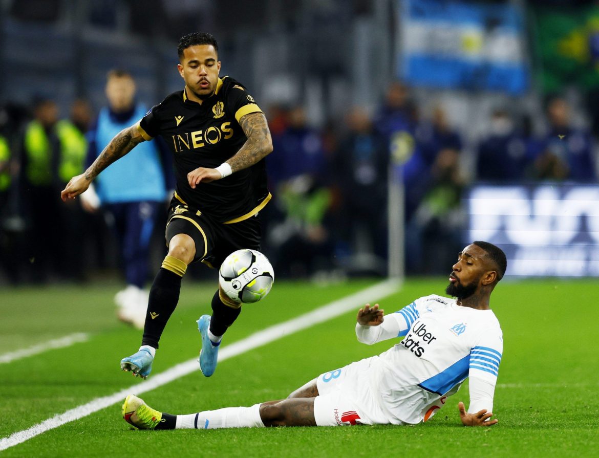 Fulham agree terms with Justin Kluivert